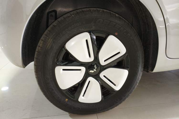 Used Wuling Hongguang MINIEV 2025 Four-Door Version Advanced Edition Exterior 5