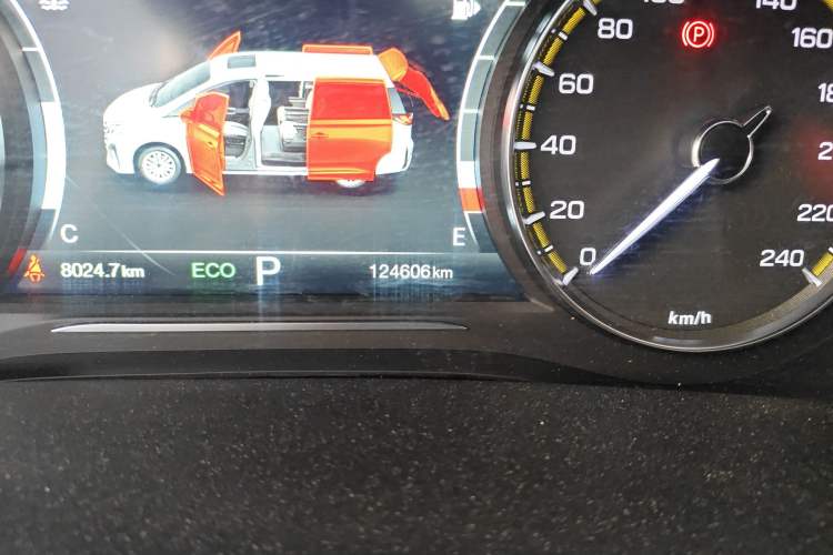 Used GAC Trumpchi M8  Odometer Close Up