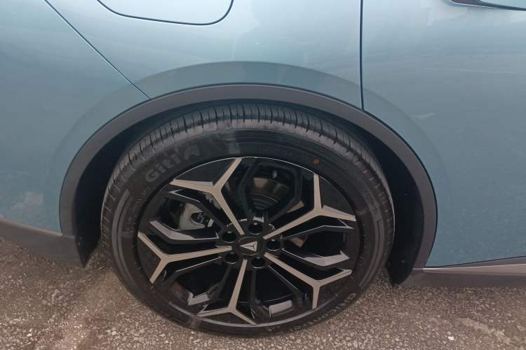 Used Deepal L07 2024 300Max Qiankun Intelligent Driving ADS SE Range-Extended Version
