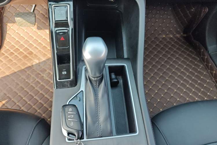 Used Roewe i5 2026 Model 1.5L CVT Luxury Version
