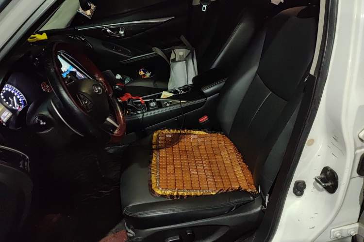 Used Infiniti Q50L 2015 2.0T Comfort Edition
