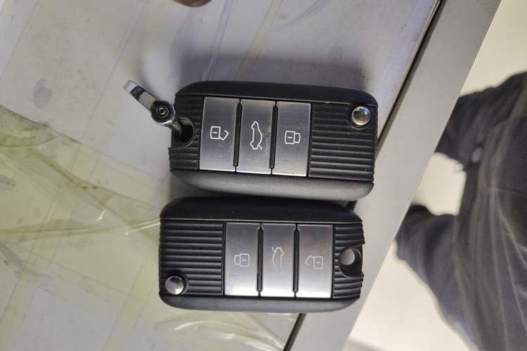 Used Roewe RX5 2018 20T Two-Wheel Drive Manual Flagship Edition