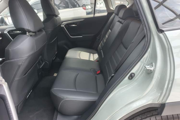 Used Toyota RAV4 2021 2.0L CVT Four-Wheel Drive Premium Edition