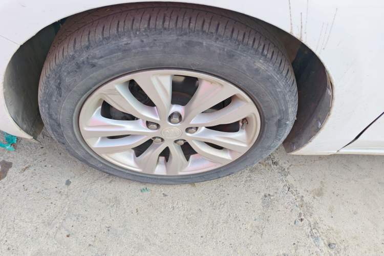 Used Buick GT 2021 Revised Version Flagship 1.5L Automatic Elite Edition Left Front Wheel Hub