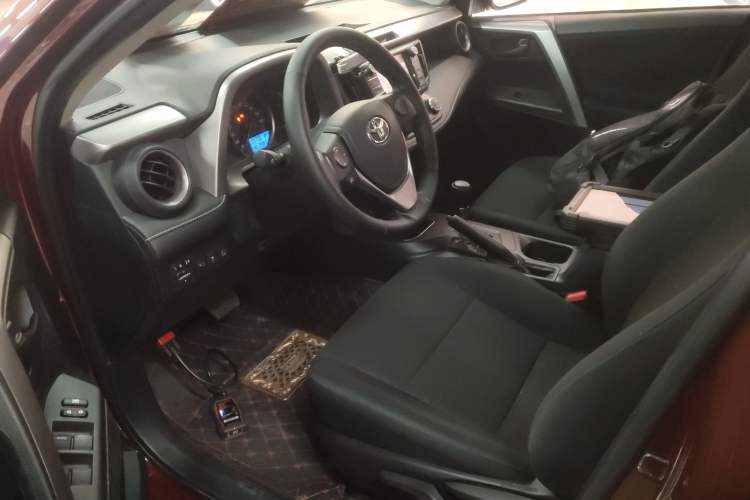 Used Toyota RAV4 2016 2.0L CVT Two-Wheel Drive Comfort Edition China V Standard