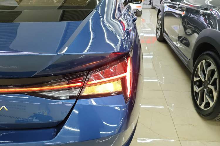 Used Hyundai Elantra 2021 1.5L CVT LUX Prestige Edition Right Rear Taillight