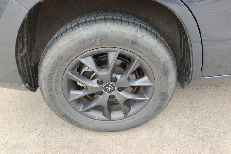 Used BYD Song 2021 Classic Edition 1.5T Manual Luxury Model Right Rear Wheel Hub