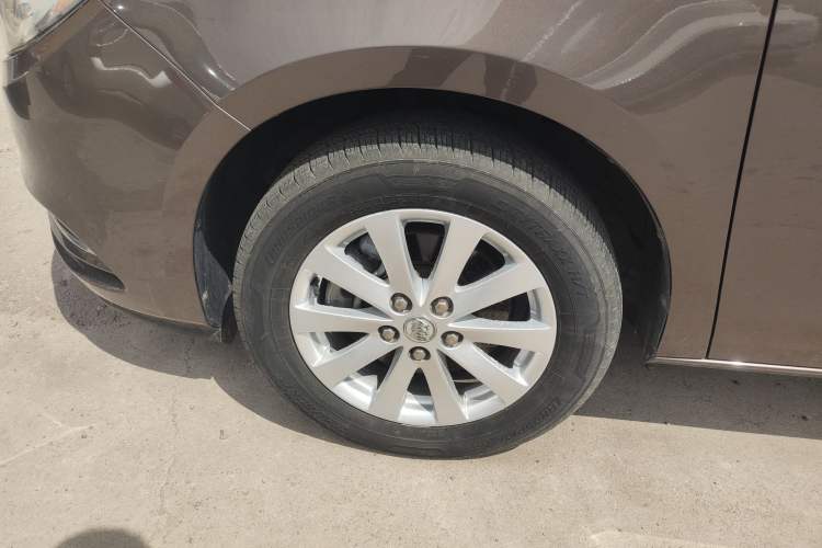 Used Buick GL8 2017 25S Comfort Version China V Standard Left Front Wheel Hub