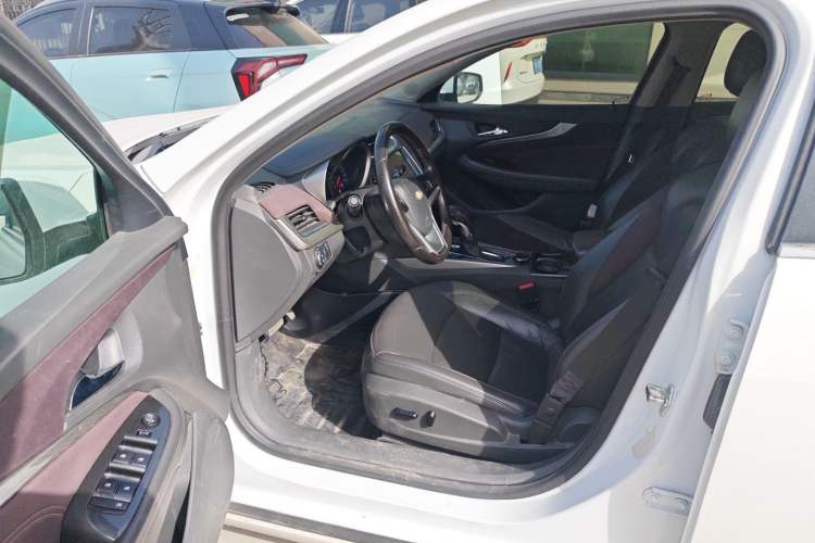 Used Chevrolet Malibu 2018 530T Automatic Luxury Edition Driver Seat