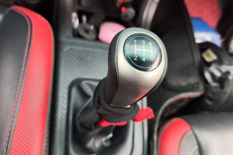 Used Luxgen U5 SUV 2017 1.6L Manual Jazz Edition Gear Lever