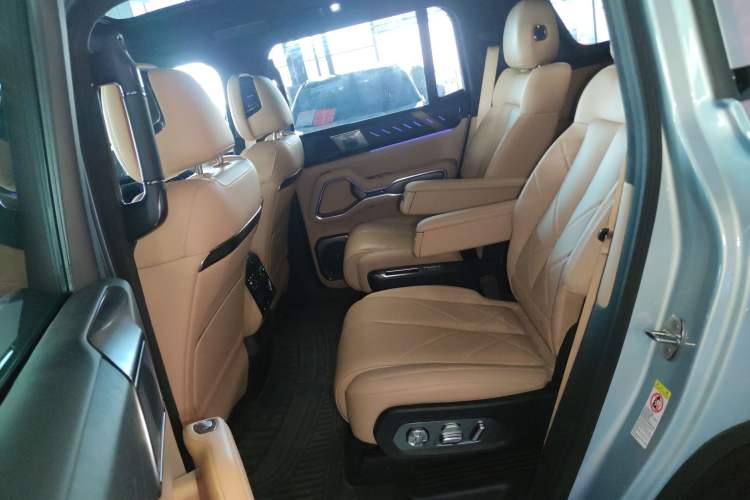 Used Formula Leopard Leopard 8 2025 Smart & Brave Flagship Edition 6 Seats
