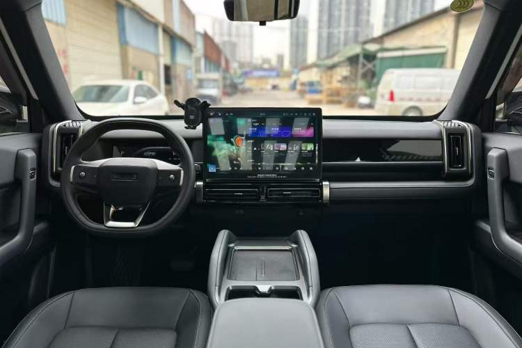 Used iCAR 03T 2024 520km Two-Wheel Drive Long-Range Version Center Console