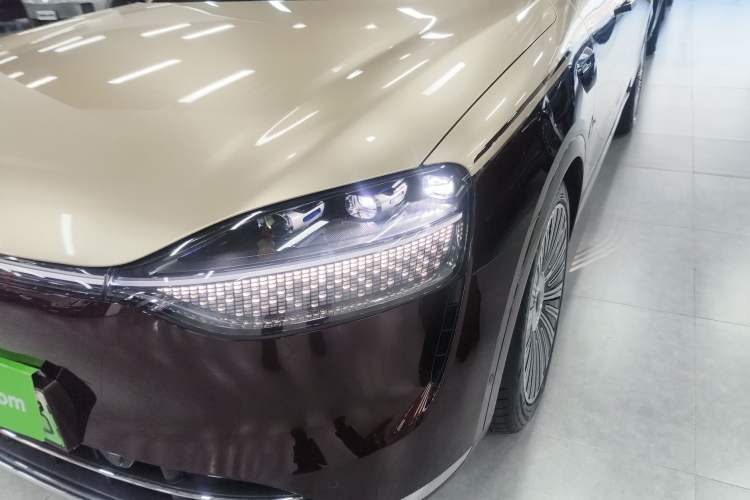 Used Hima AITO M9 2025 Extended-Range Ultra Version 52 kWh 6-Seater
