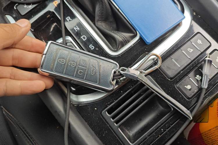 Used GAC Trumpchi GS8 2017 320T Two-Wheel Drive Luxury Smart Connectivity Version (7 Seats)