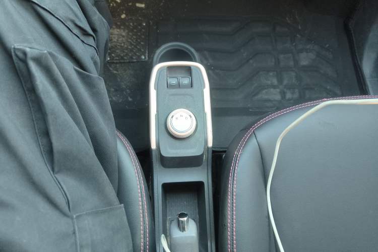 Used Chery QQ Ice Cream 2022 120km Milkshake Phosphate Lithium-Iron
