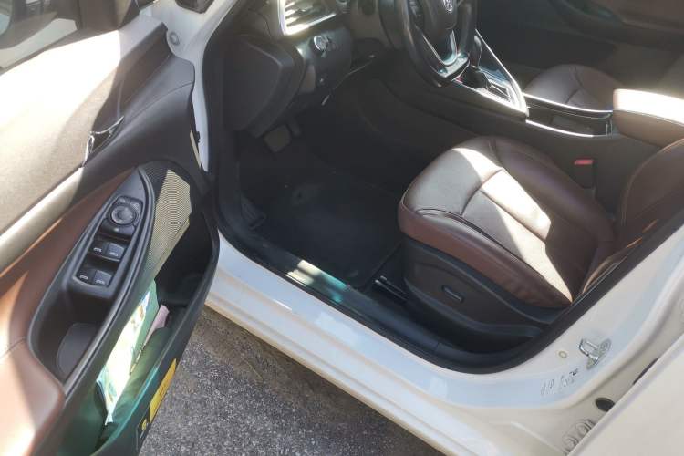 Used Buick GL6 2019 18T 6-Seater Connected Luxury Version China VI Standard
