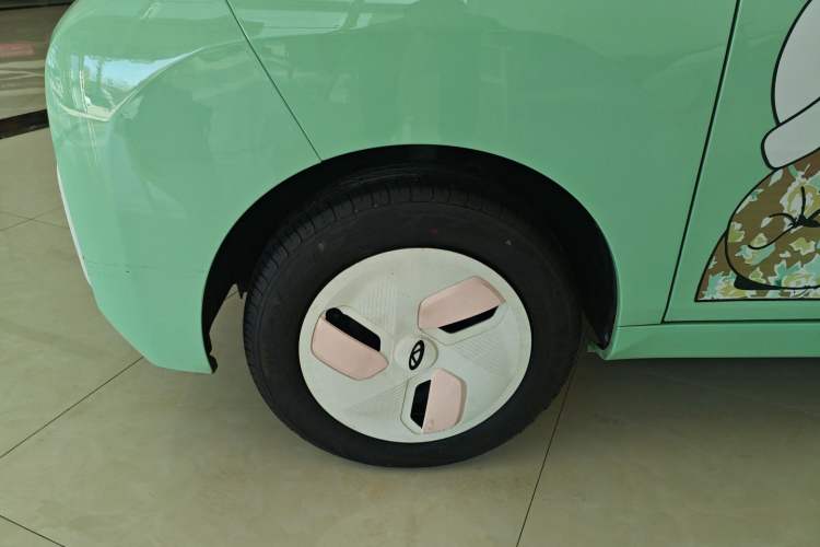 Used Chery QQ Ice Cream 2022 170km Sundae Phosphate Lithium-Ion