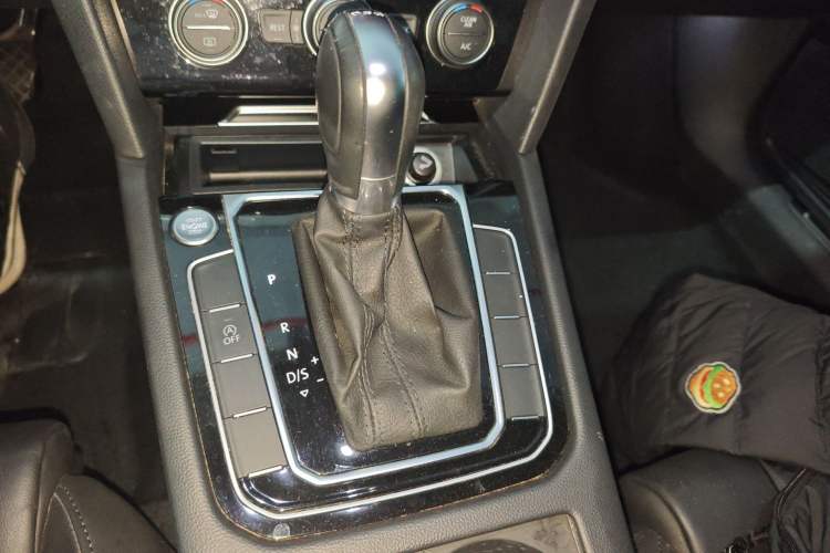 Used Volkswagen Magotan 2019 330TSI DSG Luxury Version China VI Standard Gear Lever