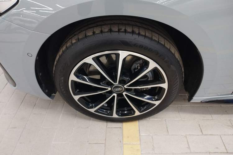 Used Audi A5L 2026 2.0T Sport Plus Left Front Wheel Hub