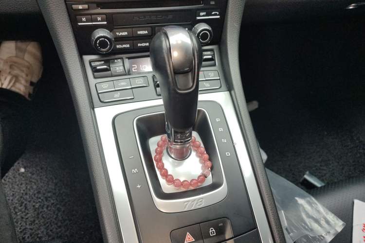 Used Porsche 718 2018 Cayman 2.0T Gear Lever