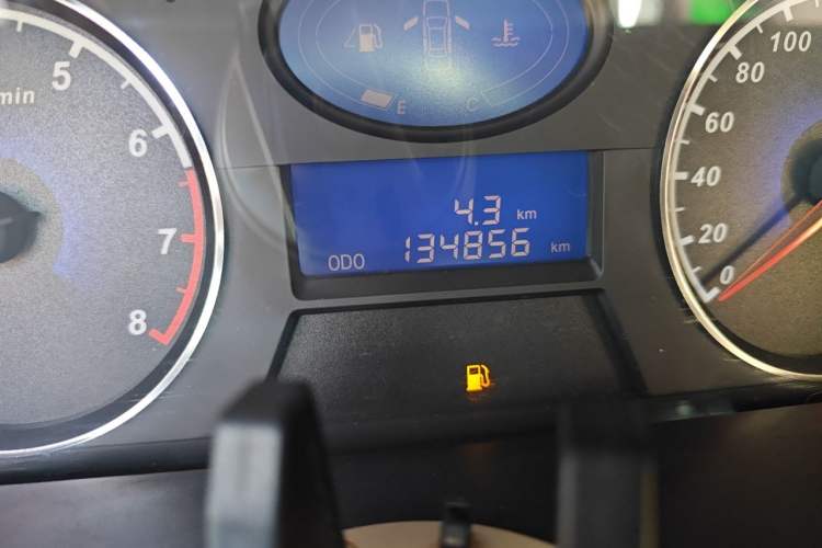 Used Geely Auto Classic Emgrand 2013 Hatchback 1.5L Manual Entry-Level Model
