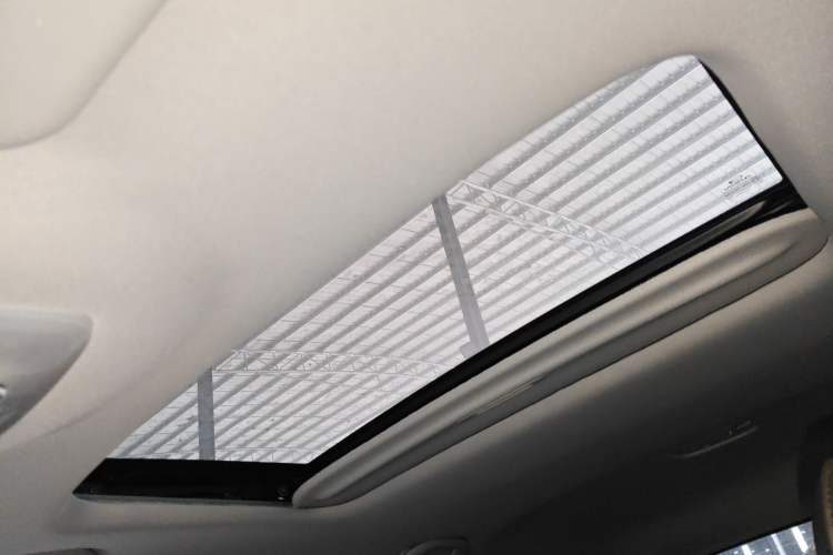 Used GAC Trumpchi GS4 2017 235T Automatic Two-Wheel Drive Luxury Smart Connectivity Version Headliner