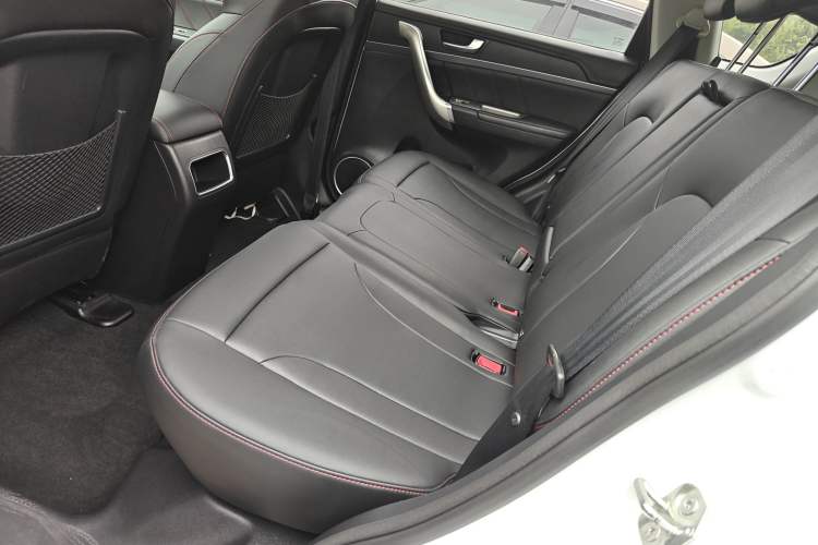 Used Haval H6 2017 Red-Label Sport Edition 1.5T Automatic Two-Wheel Drive Luxury Model Left Rear Seat