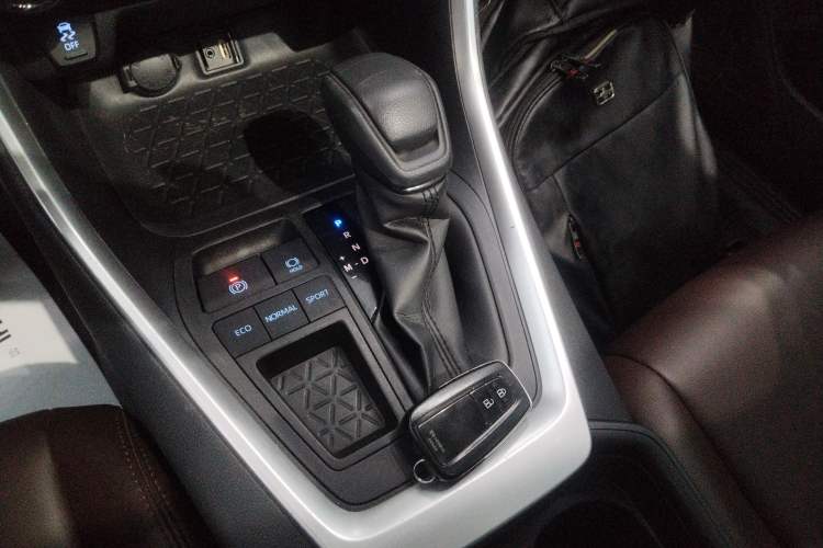 Used Toyota RAV4 2020 2.0L CVT Two-Wheel Drive Fashion Edition