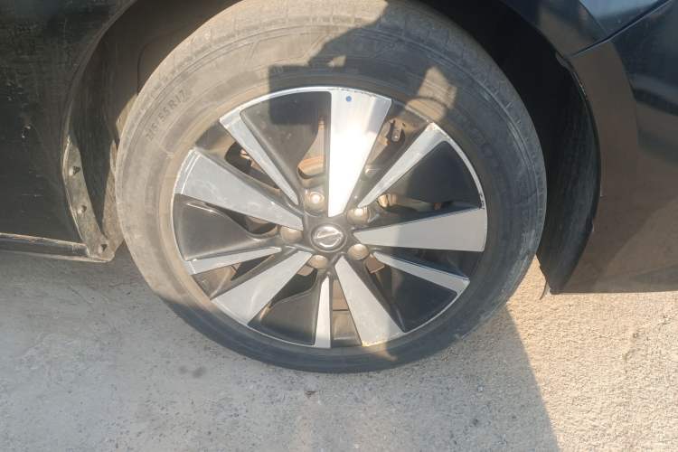 Used Nissan Teana 2021 2.0L XL Comfort Edition Right Front Wheel Hub