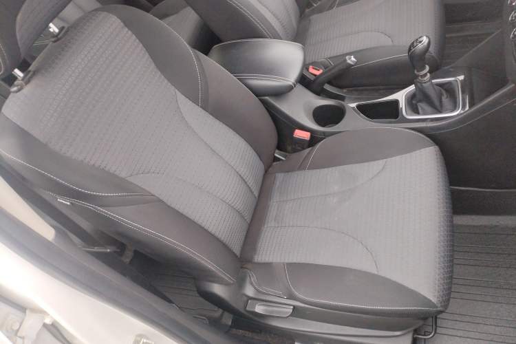 Used Baojun 730 2019 1.5L Manual Fashion Model 7-seater National V
