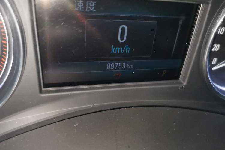 Used Buick LaCrosse 2016 28T Premium Edition Odometer Close Up