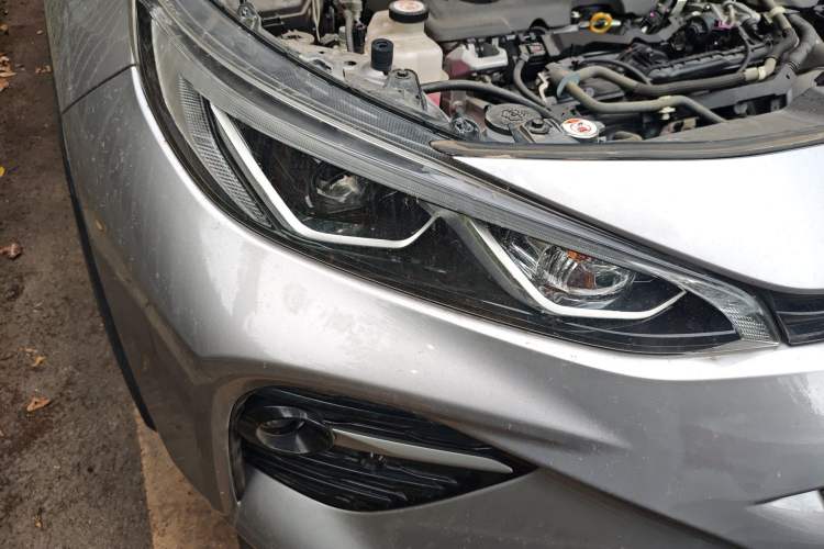 Used Toyota Wildlander 2023 Dual-Motor 2.5L E-CVT Four-Wheel Drive Prestige Edition Right Front Headlight