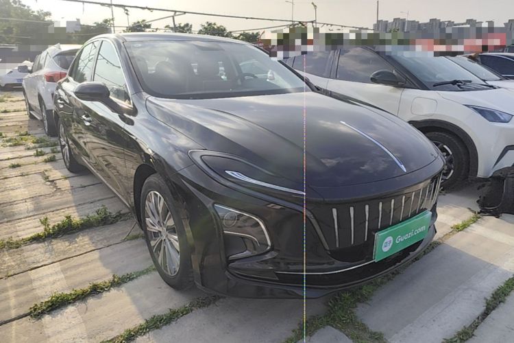 Used Hongqi E-QM5 2022 431 km Charge & Enjoy Edition
