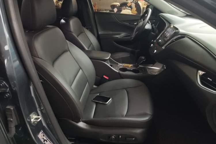 Used Chevrolet Malibu XL 2019 Redline 550T Automatic Sport Edition Right Front Seat