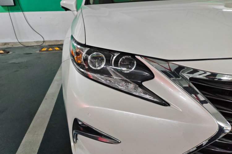 Used Lexus ES 2017 300h Mark Levinson Luxury Edition