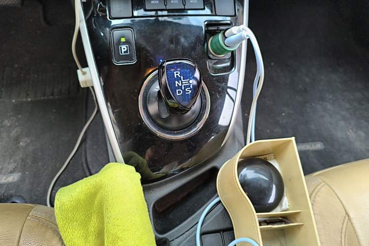 Used Toyota Corolla 2017 Revised Dual-Engine 1.8L E-CVT Elite Edition Gear Lever