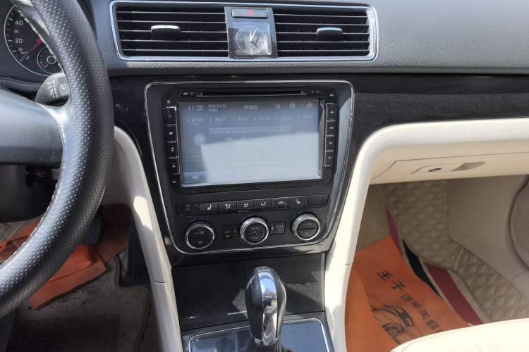 Used Volkswagen Passat 2014 1.4TSI DSG Prestige Edition Audio And AC Panel