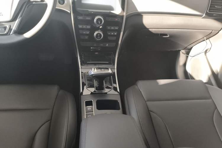 Used Haval H2 2018 1.5T Dual-Clutch Two-Wheel Drive Fashion Model China VI Standard