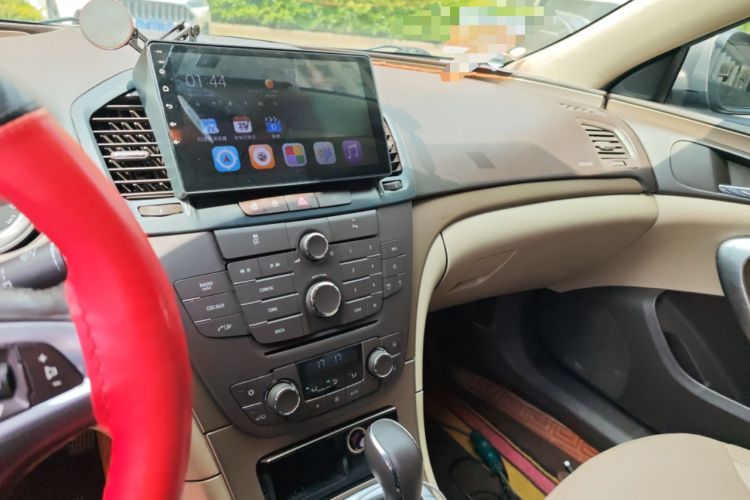 Used Buick Regal 2011 2.4L SIDI Comfort Edition Audio And AC Panel