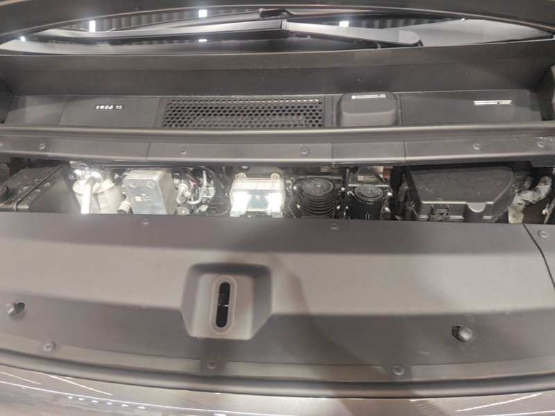 Used Li Auto MEGA 2025 Home Family Special Edition — 19