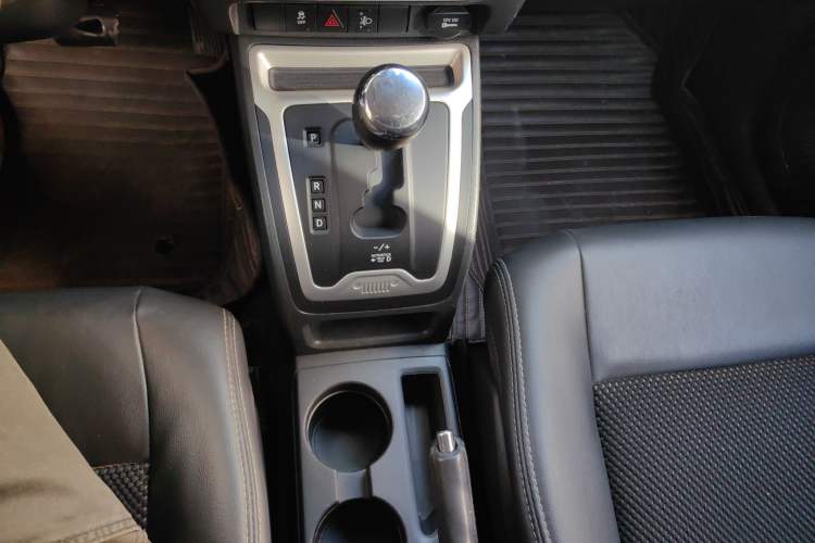 Used Jeep Compass 2014 Revised Version 2.4L Four-Wheel Drive Comfort Edition Gear Lever