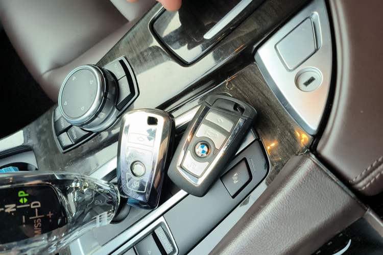 Used BMW 5 Series 2017 525Li Luxury Design Package Vehicle Key