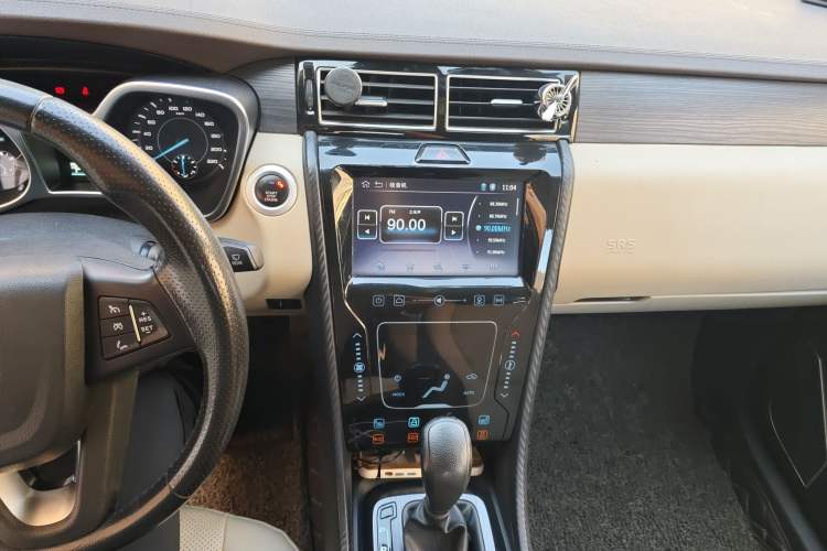 Used JMC Yusheng S330 2016 1.5L GTDi Automatic Two-Wheel Drive Fashion Edition
