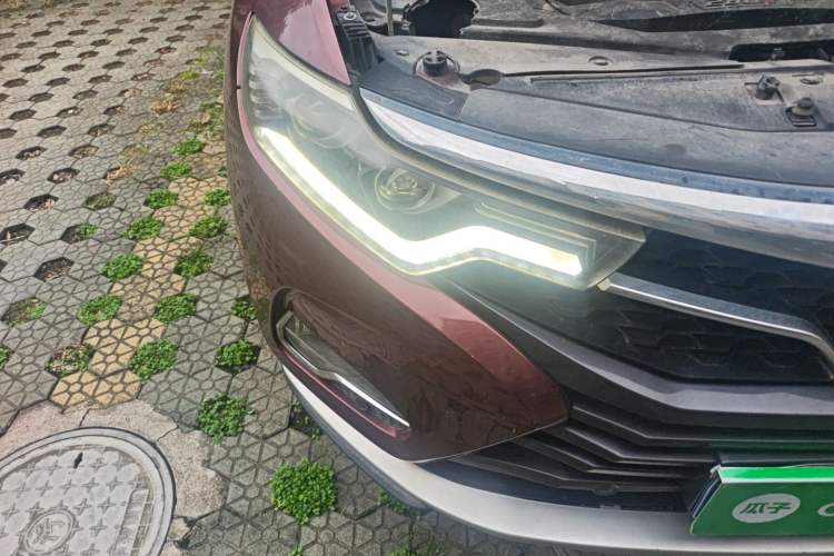 Used Soueast DX7 2018 Prime 1.8T DCT Luxury Model China V Standard
