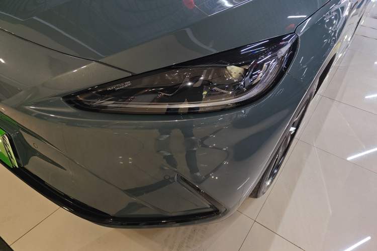 Used ARCFOX Alpha S 2023 525E Forest Edition 175kW Left Front Headlight