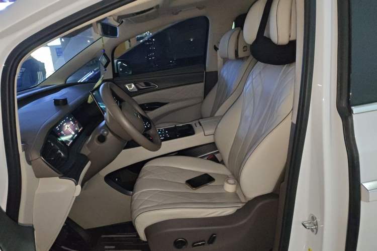 Used Denza D9 2022 DM-i 970 Four-Wheel Drive Flagship Model Left Front Seat