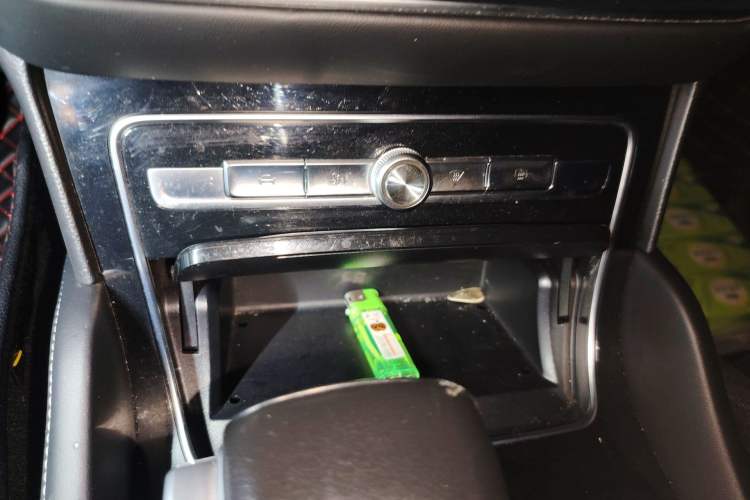 Used Roewe RX8 2019 30T Two-Wheel Drive Supreme Flagship Edition
