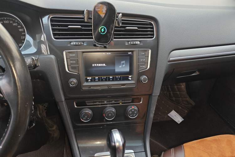 Used Volkswagen Golf 2017 230TSI Automatic Comfort Edition – Celebrating Milestone of One Million Units
