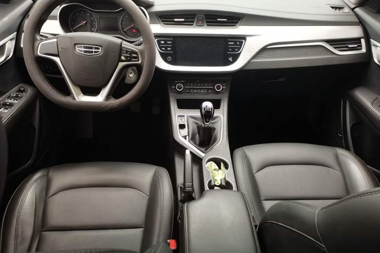 Used Geely Auto Vision 2019 Upgraded Model 1.5L Manual Luxury Version China VI Standard