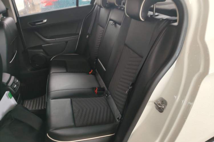 Used Qoros 3 2017 Hatchback 1.6L Automatic Zhiyue Model